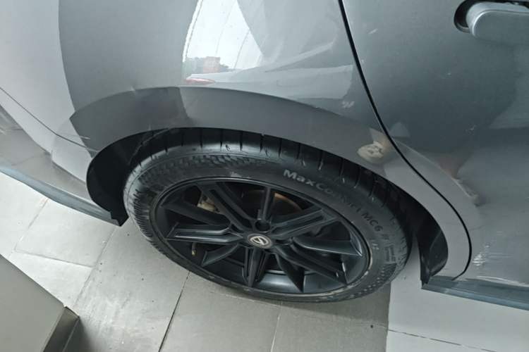 Used CHANGAN UNI-V 2022 1.5T Smart Navigation Version Right Rear Wheel Hub