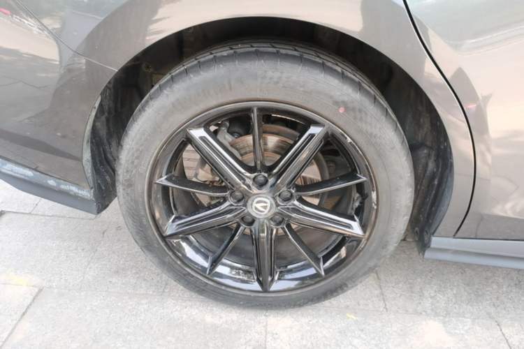 Used CHANGAN UNI-V 2022 1.5T Prestige Version Right Rear Wheel Hub