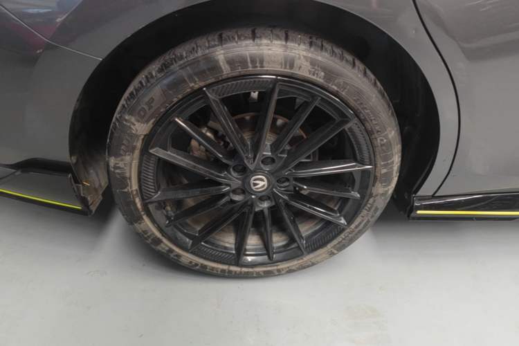 Used CHANGAN UNI-V 2022 1.5T Sport Edition Right Rear Wheel Hub