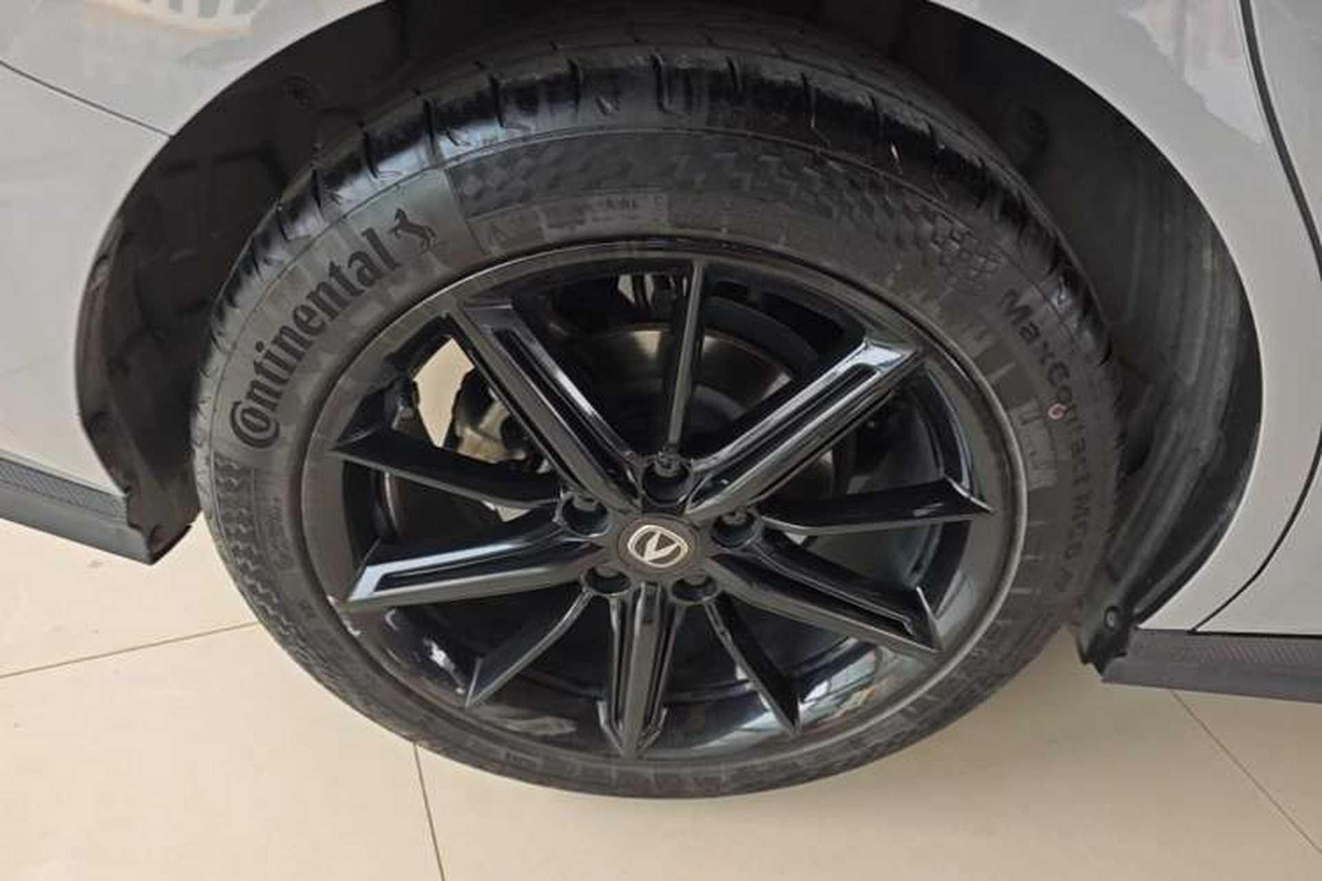Used CHANGAN UNI-V 2022 1.5T Prestige Version Right Rear Wheel Hub