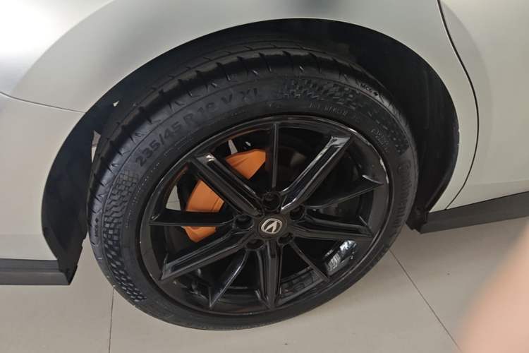 Used CHANGAN UNI-V 2022 1.5T Prestige Version Right Rear Wheel Hub