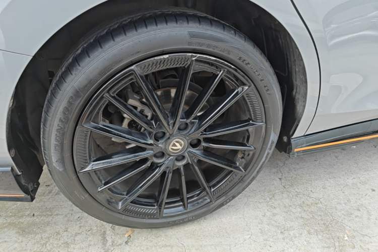 Used CHANGAN UNI-V 2022 1.5T Sport Edition Right Rear Wheel Hub