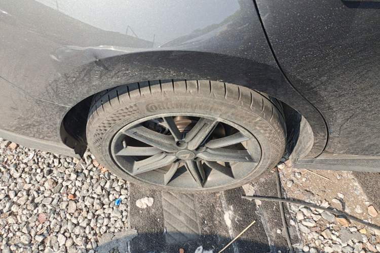 Used CHANGAN UNI-V 2022 1.5T Prestige Version Right Rear Wheel Hub