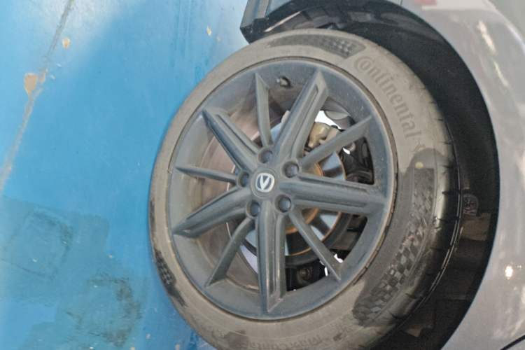 Used CHANGAN UNI-V 2022 1.5T Prestige Version Right Rear Wheel Hub