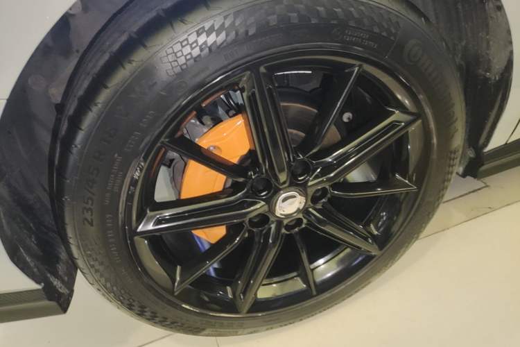 Used CHANGAN UNI-V 2022 1.5T Smart Navigation Version Right Rear Wheel Hub