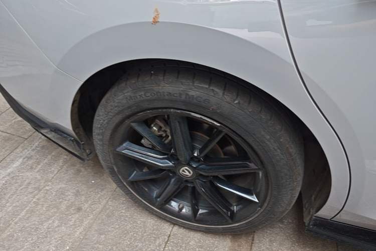 Used CHANGAN UNI-V 2022 2.0T Leading-Speed Edition Right Rear Wheel Hub