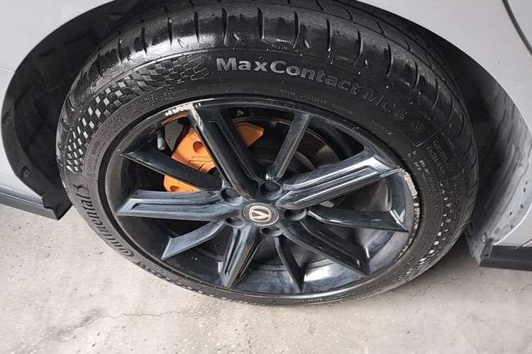 Used CHANGAN UNI-V 2022 1.5T Prestige Version Right Rear Wheel Hub