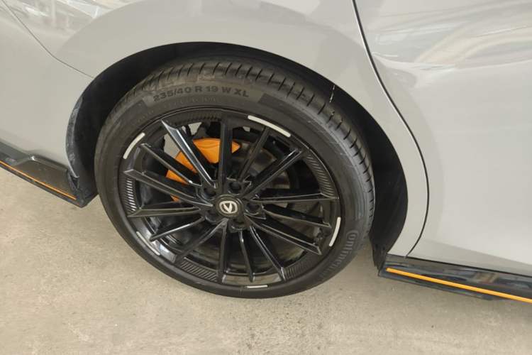 Used CHANGAN UNI-V 2022 1.5T Sport Edition Right Rear Wheel Hub