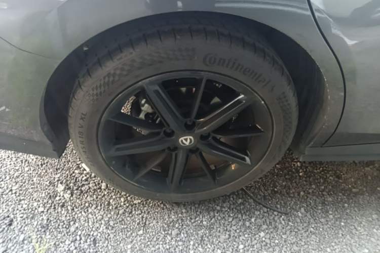 Used CHANGAN UNI-V 2022 1.5T Smart Navigation Version Right Rear Wheel Hub