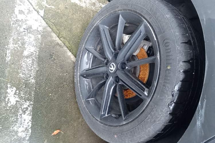 Used CHANGAN UNI-V 2022 1.5T Prestige Version Right Rear Wheel Hub