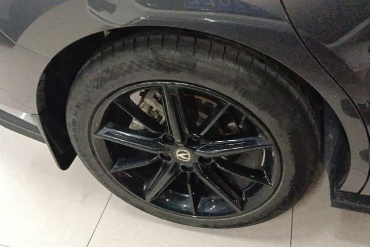 Used CHANGAN UNI-V 2022 1.5T Prestige Version Right Rear Wheel Hub