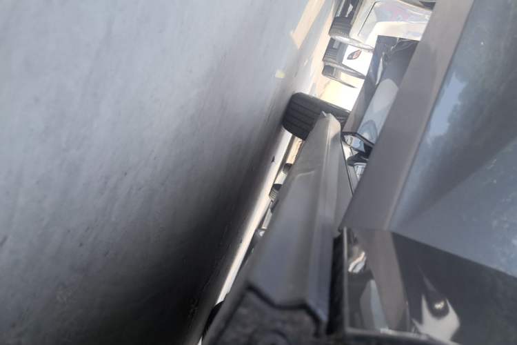 Used CHANGAN UNI-V 2022 1.5T Smart Navigation Version Right Side Sill