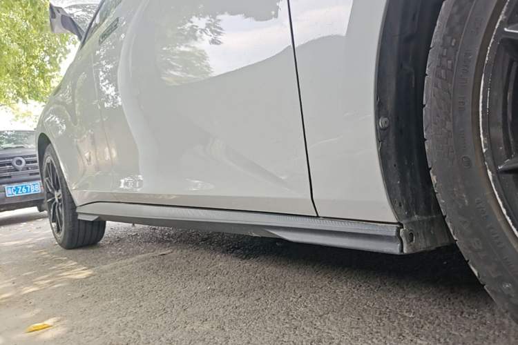 Used CHANGAN UNI-V 2022 1.5T Prestige Version Right Side Sill
