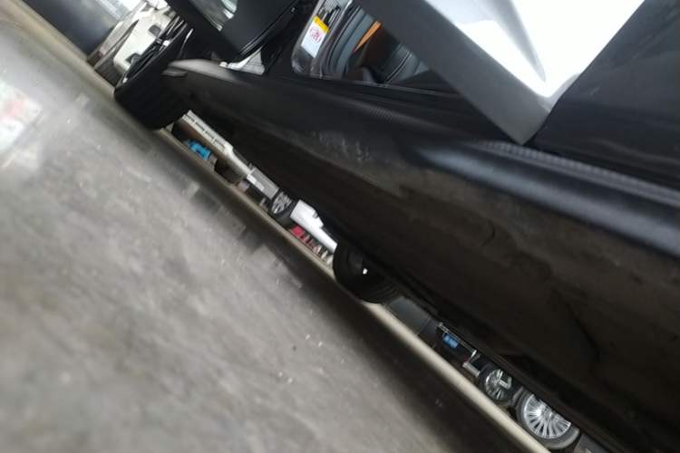 Used CHANGAN UNI-V 2022 1.5T Prestige Version Right Side Sill