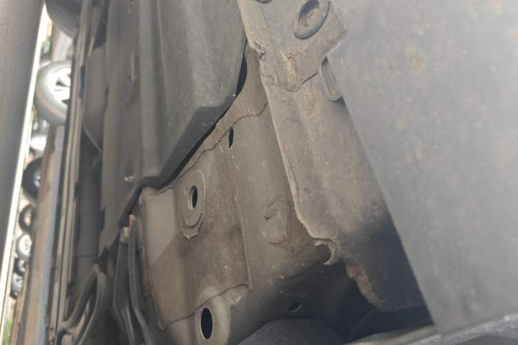 Used CHANGAN UNI-V 2022 1.5T Prestige Version Right Side Sill