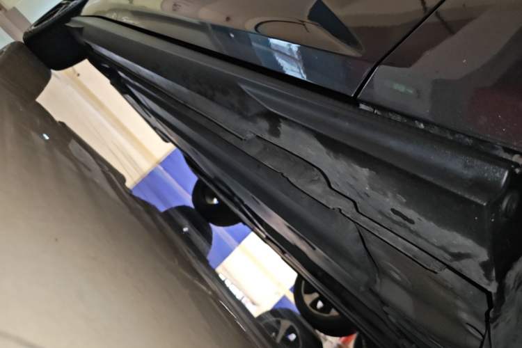 Used CHANGAN UNI-V 2022 1.5T Prestige Version Right Side Sill