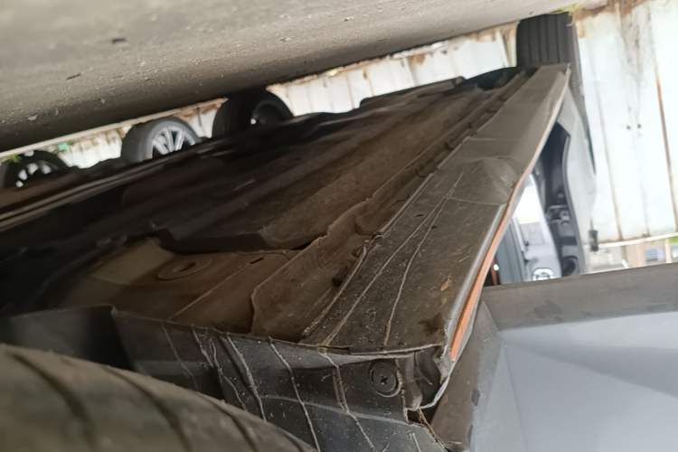 Used CHANGAN UNI-V 2022 1.5T Sport Edition Right Side Sill