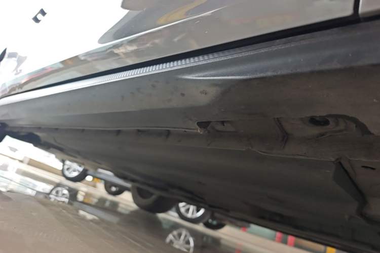 Used CHANGAN UNI-V 2022 1.5T Prestige Version Right Side Sill