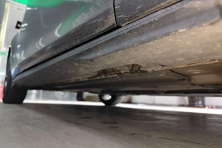Used CHANGAN UNI-V 2022 1.5T Smart Navigation Version Right Side Sill