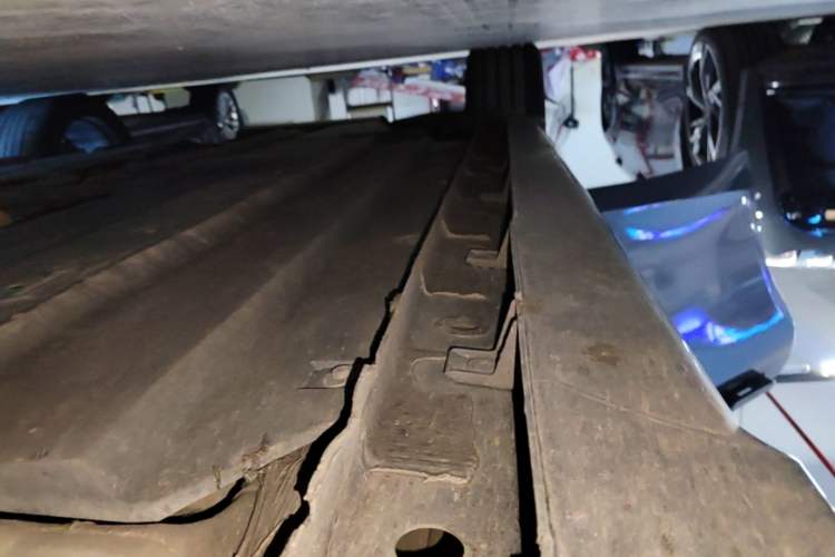 Used CHANGAN UNI-V 2022 1.5T Sport Edition Right Side Sill