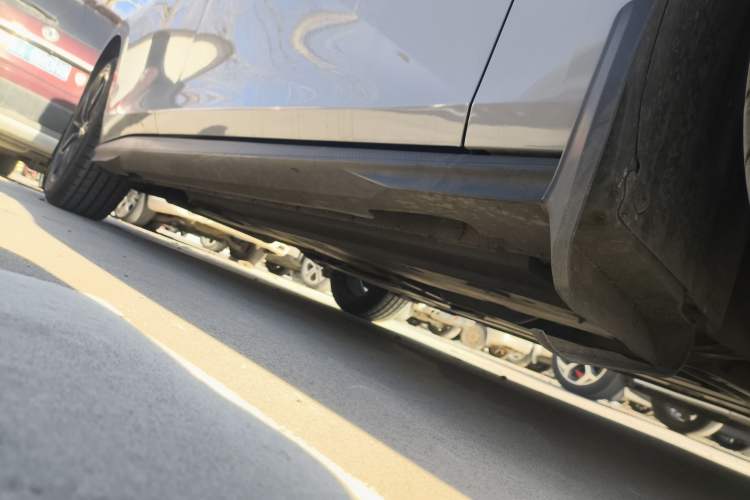 Used CHANGAN UNI-V 2022 1.5T Prestige Version Right Side Sill