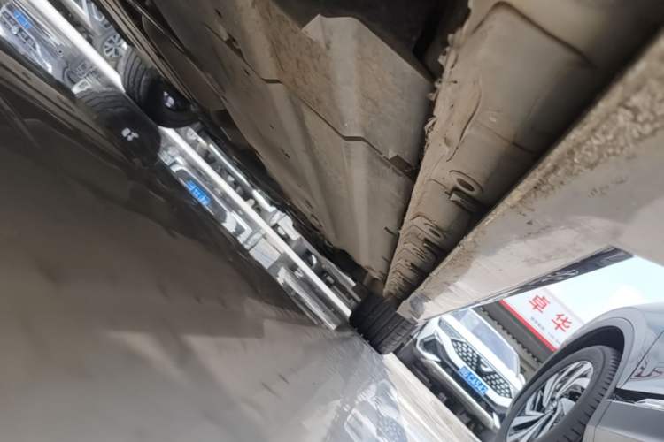 Used CHANGAN UNI-V 2022 2.0T Leading-Speed Edition Right Side Sill