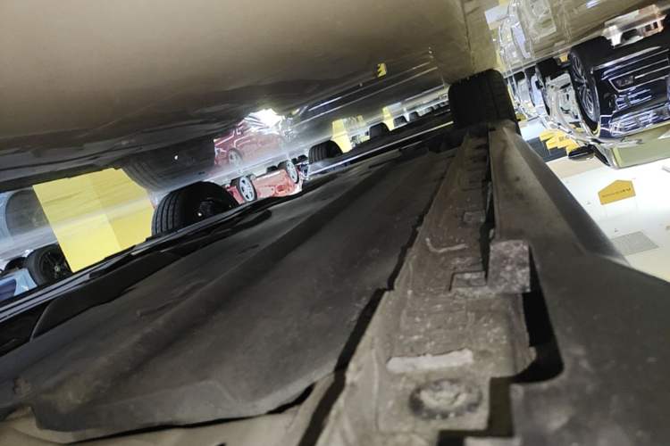 Used CHANGAN UNI-V 2022 1.5T Smart Navigation Version Right Side Sill