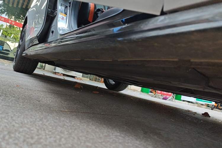 Used CHANGAN UNI-V 2022 2.0T Leading-Speed Edition Right Side Sill