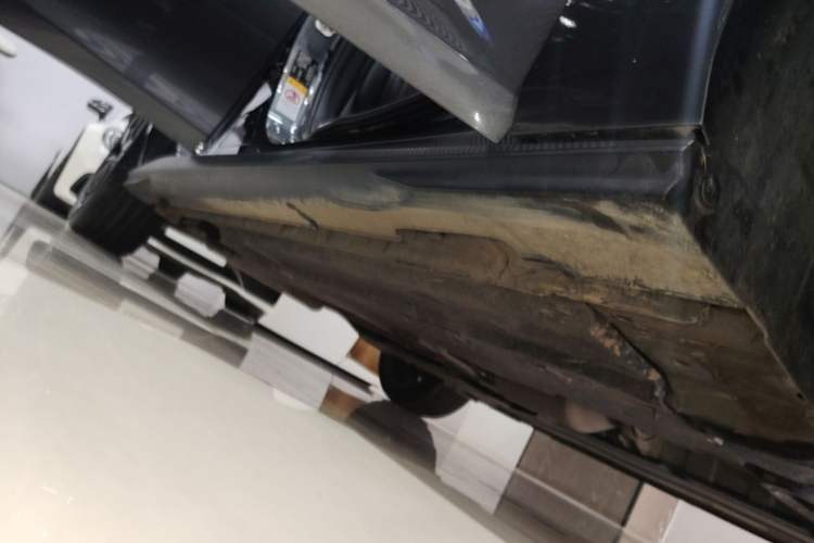 Used CHANGAN UNI-V 2022 1.5T Prestige Version Right Side Sill