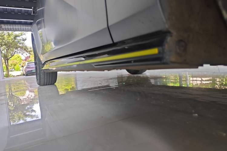Used CHANGAN UNI-V 2022 2.0T Leading-Speed Edition Right Side Sill