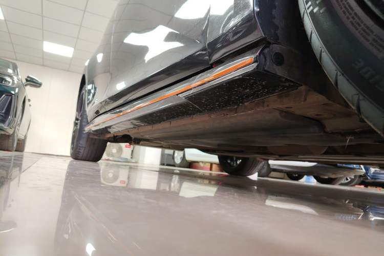 Used CHANGAN UNI-V 2022 1.5T Sport Edition Right Side Sill