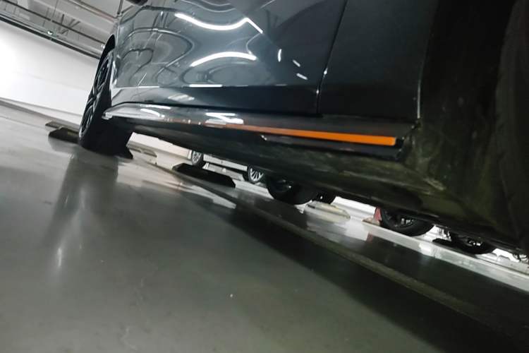 Used CHANGAN UNI-V 2022 1.5T Sport Edition Right Side Sill