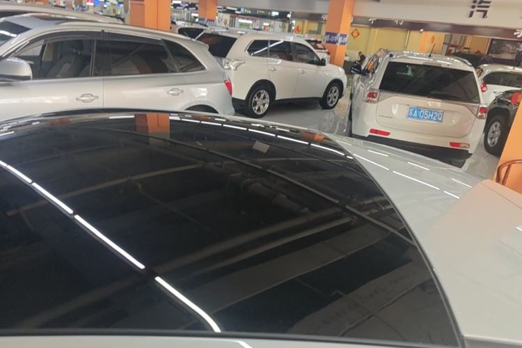 Used CHANGAN UNI-V 2022 1.5T Prestige Version Roof