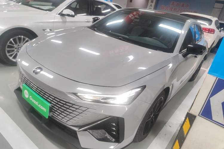 CHANGAN UNI-V 2022 1.5T Smart Navigation Version مستعملة Guazi used car, China used car export, Used car for sale, Used  cars, Cheapest cars for sale