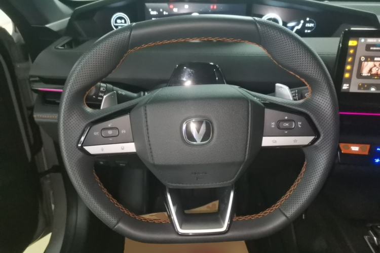 Used CHANGAN UNI-V 2022 1.5T Smart Navigation Version Steering Wheel