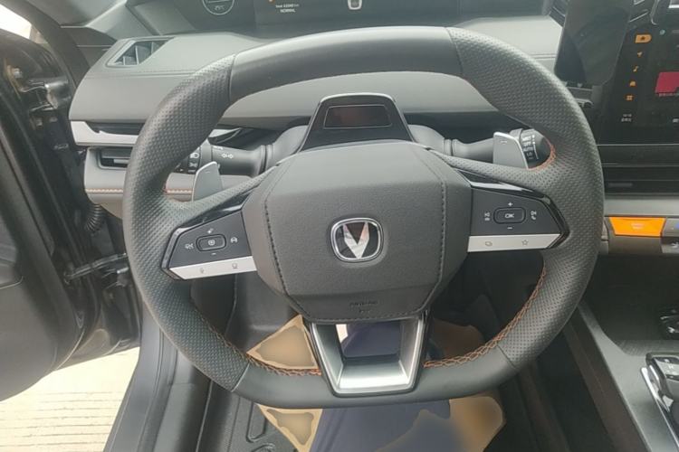 Used CHANGAN UNI-V 2022 1.5T Smart Navigation Version Steering Wheel