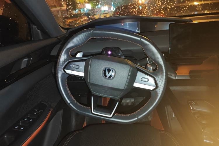Used CHANGAN UNI-V 2022 1.5T Prestige Version Steering Wheel
