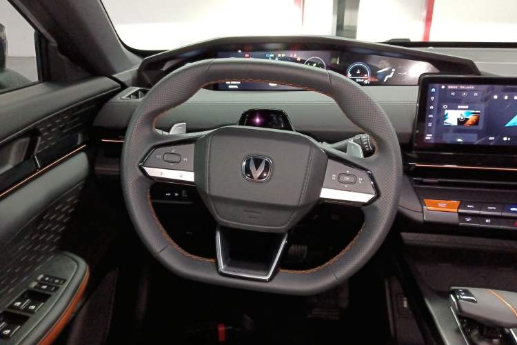 Used CHANGAN UNI-V 2022 1.5T Prestige Version Steering Wheel