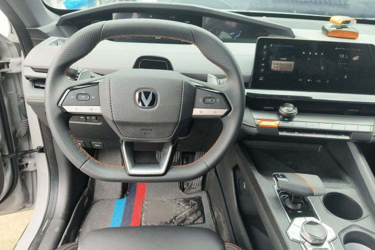 Used CHANGAN UNI-V 2022 1.5T Smart Navigation Version Steering Wheel