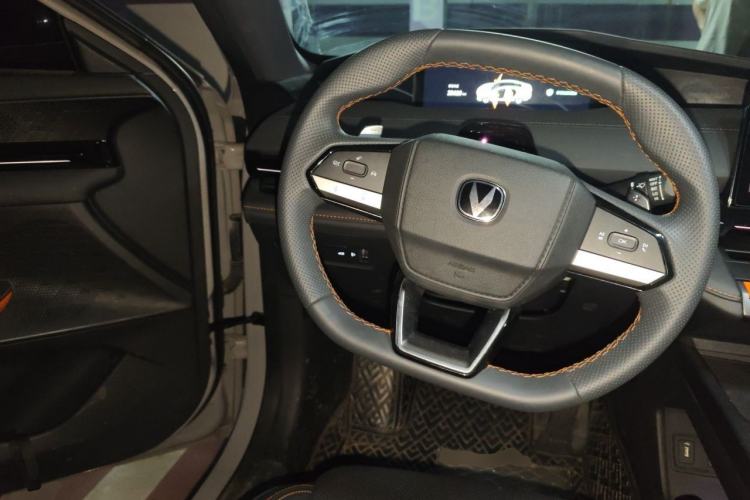 Used CHANGAN UNI-V 2022 1.5T Prestige Version Steering Wheel