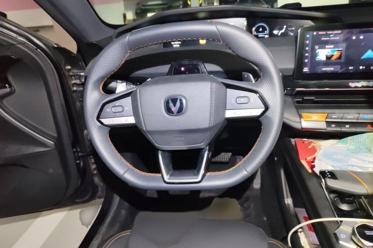 Used CHANGAN UNI-V 2022 1.5T Prestige Version Steering Wheel
