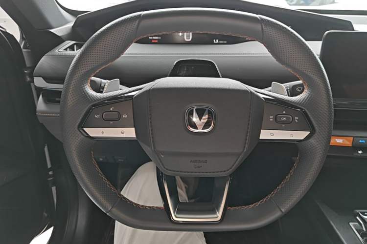 Used CHANGAN UNI-V 2022 1.5T Prestige Version Steering Wheel