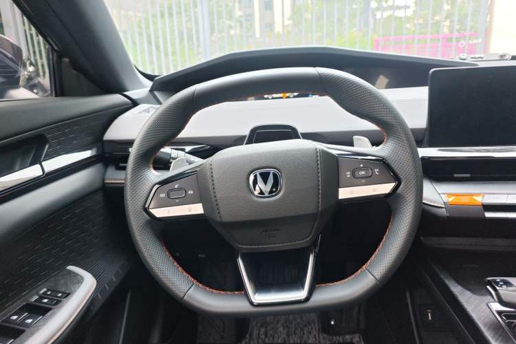Used CHANGAN UNI-V 2022 1.5T Prestige Version Steering Wheel