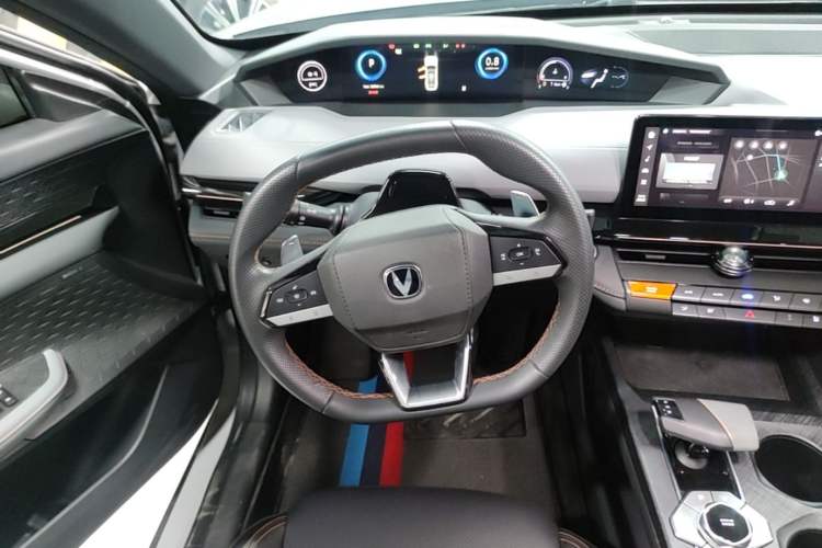 Used CHANGAN UNI-V 2022 1.5T Smart Navigation Version Steering Wheel
