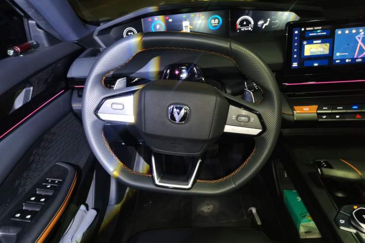 Used CHANGAN UNI-V 2022 1.5T Prestige Version Steering Wheel