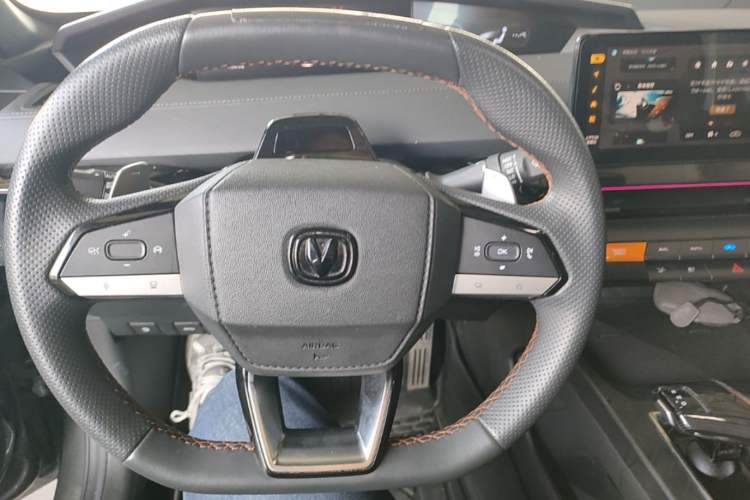 Used CHANGAN UNI-V 2022 1.5T Sport Edition Steering Wheel
