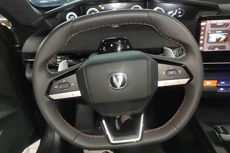 Used CHANGAN UNI-V 2022 1.5T Prestige Version Steering Wheel
