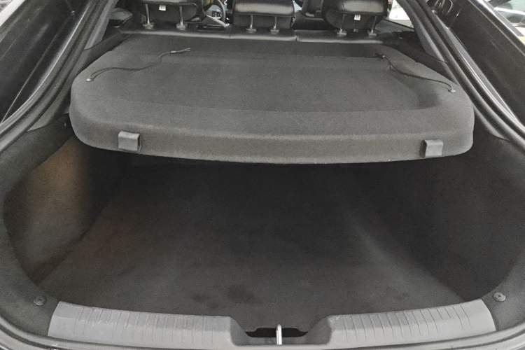 Used CHANGAN UNI-V 2022 1.5T Sport Edition Trunk