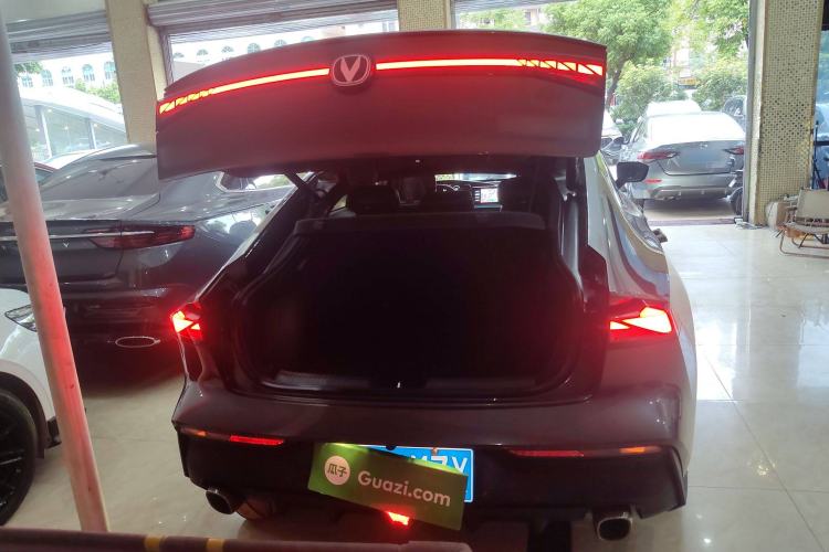 Used CHANGAN UNI-V 2022 1.5T Prestige Version Trunk