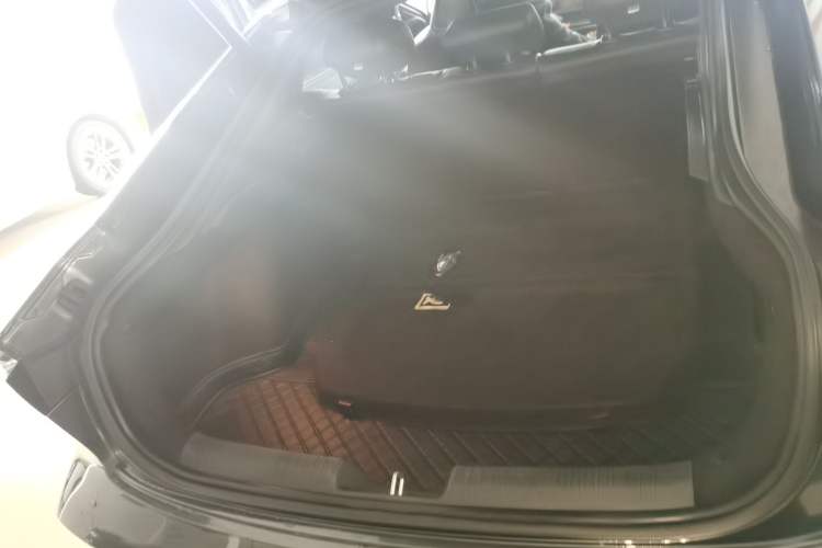Used CHANGAN UNI-V 2022 1.5T Prestige Version Trunk